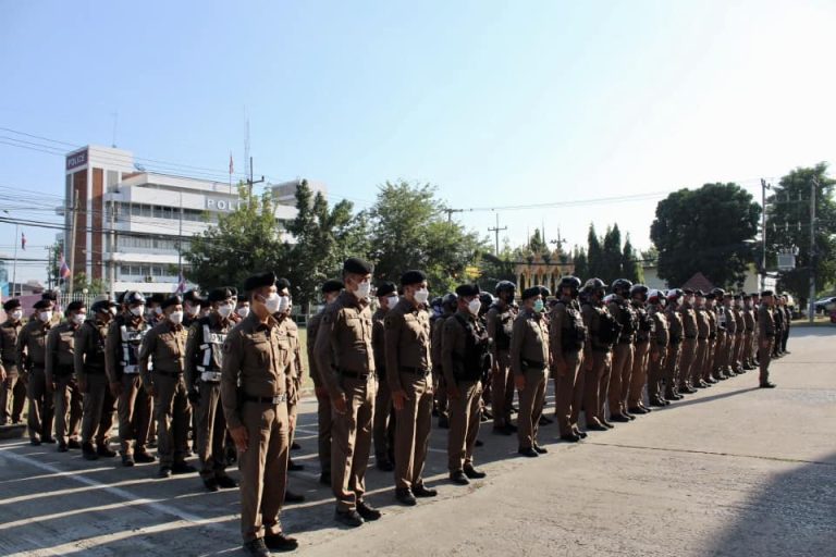 พ.ต.ท.ธวัชชัย เจริญสุขรุ่งเรือง รอง.ผกก.ป.สภ.บางม่วง ร่วมพิธีปล่อยแถวรักษาความปลอดภัยในชีวิตร่างกายและทรัพย์สินให้แก่นักท่องเที่ยว และระดมกวาดล้างอาชญากรรม ในช่วงเทศกาลลอยกระทง ประจำปี 2566