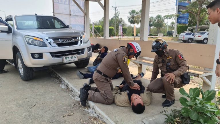 สายตรวจและจราจร สภ.บางม่วง ทำการซ้อมแผนเผชิญเหตุหมู่ในช่วงเทศกาลสงกรานต์ ร่วมกับมูลนิธิเจ้าพ่อกวนอูกู้ภัยนครสวรรค์ และรพ.สต.บางม่วง บริเวณจุดพักคอยรถโดยสารหน้าโฮมโปร