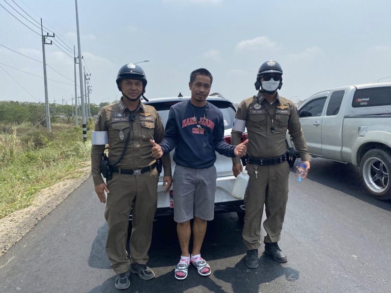 งานจราจร สภ.บางม่วง ช่วยเหลือประชาชน