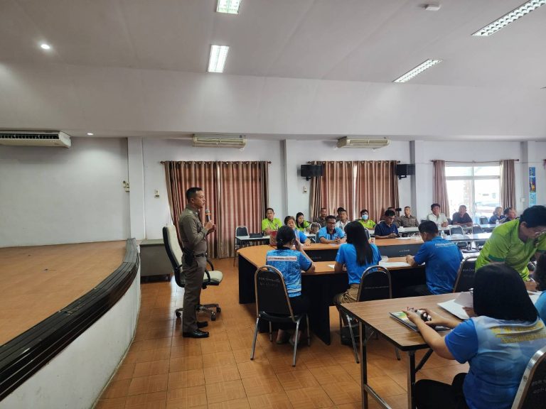 สถานีตำรวจภูธรบางม่วง ได้อบรมให้ความรู้ให้กับประชาชน ณ ห้องประชุมองค์การบริหารส่วนตำบลบ้านมะเกลือ