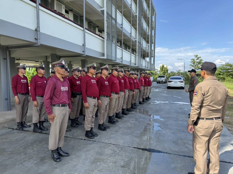 ฝึกทบทวนบุคคลท่ามือเปล่า