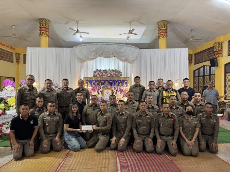 สภ.บางม่วง ร่วมเป็นเจ้าภาพสวดพระอภิธรรมศพ ด.ต.ชัยณรงค์ พัตตาสิงห์ ตำแหน่ง ผบ.หมู่ (ป.)สภ.บางม่วง พร้อมมอบเงินสวัสดิการช่วยเหลือให้แก่ครอบครัว
