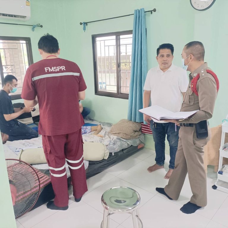 สายตรวจเกรียงไกรพร้อมพนักงานสอบสวน สภ.บางม่วง ออกเหตุผู้เสียชีวิต ในพื้นที่